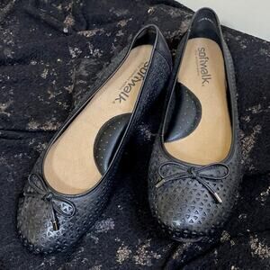 Softwalk 8.5 Wide Napa Lazer Ballet Flats Black Bow Classic Casual Comfortable